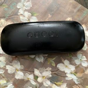 Gucci women’s sunglasses great condition!